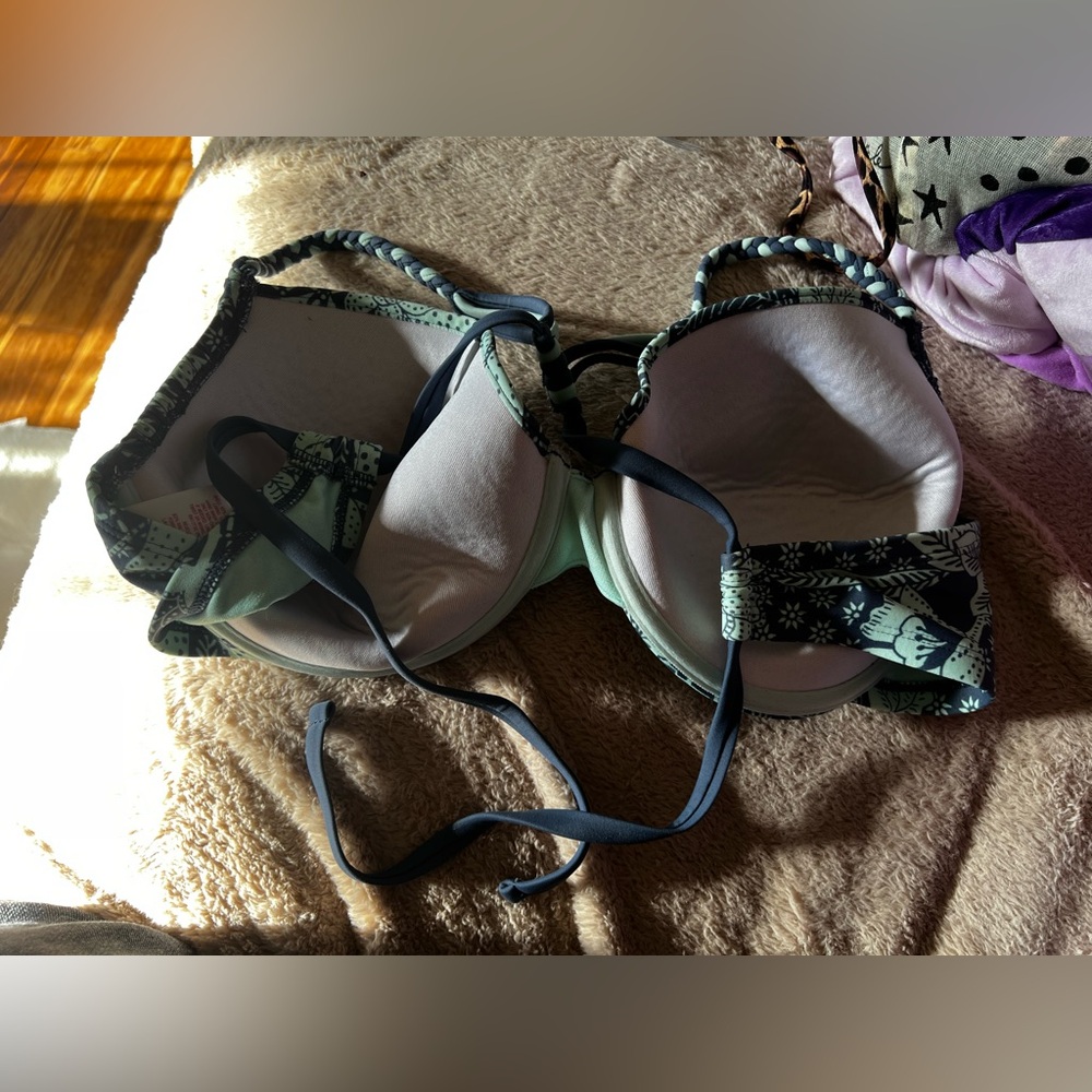 Bathing suit top - Picture 2 of 2